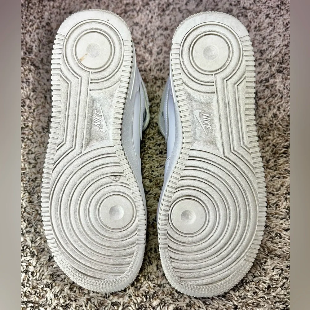 Nike Air Force 1 Mid Triple White Youth Size 7Y/8.5W‎ AF1 High Top